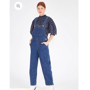 Levi’s baggy overalls
